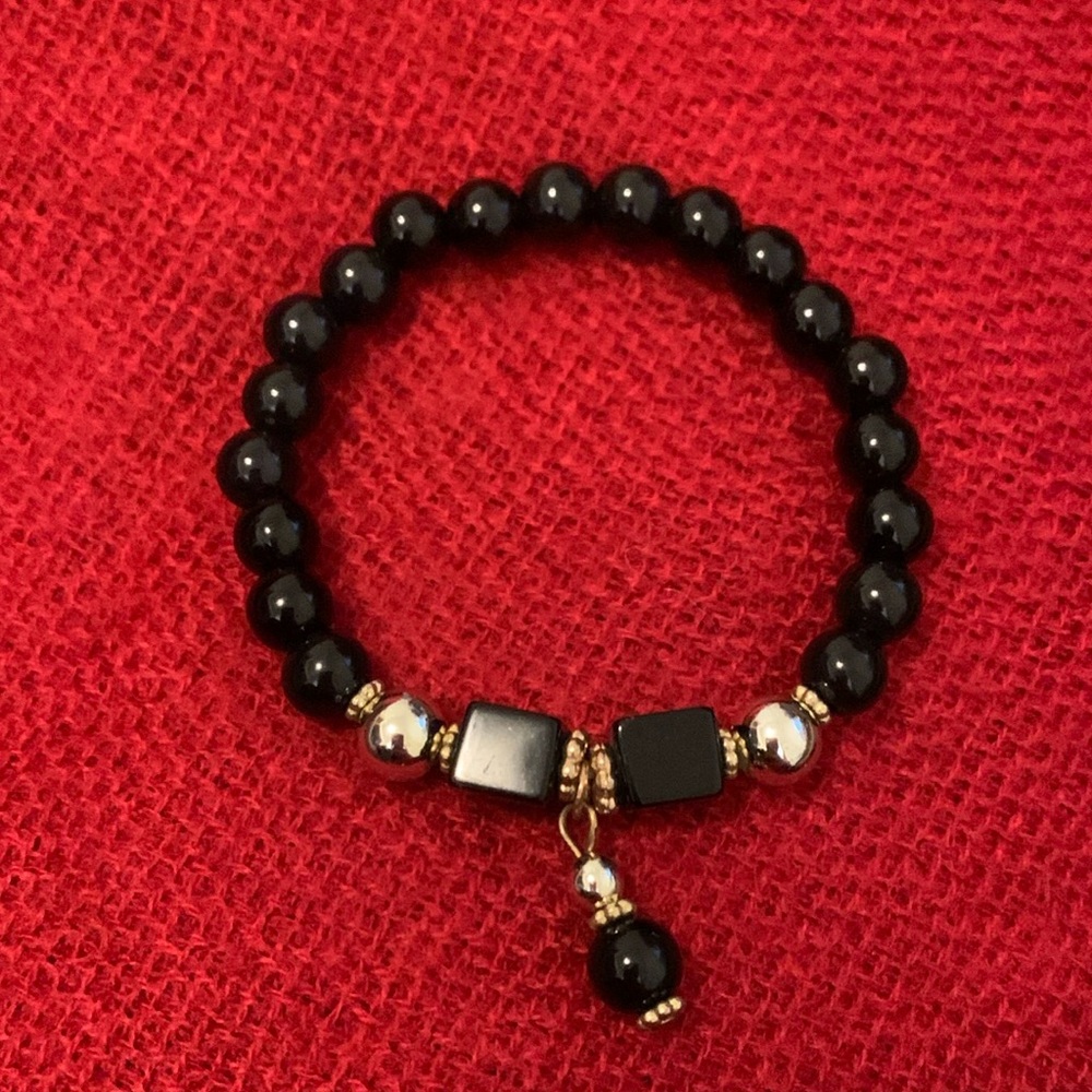 Handmade beaded black stretch bracelet